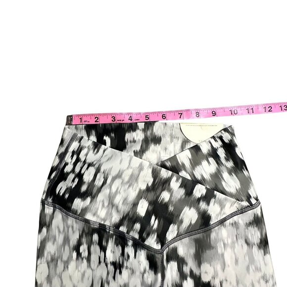 Offline by Aerie 7/8 High-Rise Leggings – Black & White Print 🖤🤍 NWT Small - Picture 8 of 8